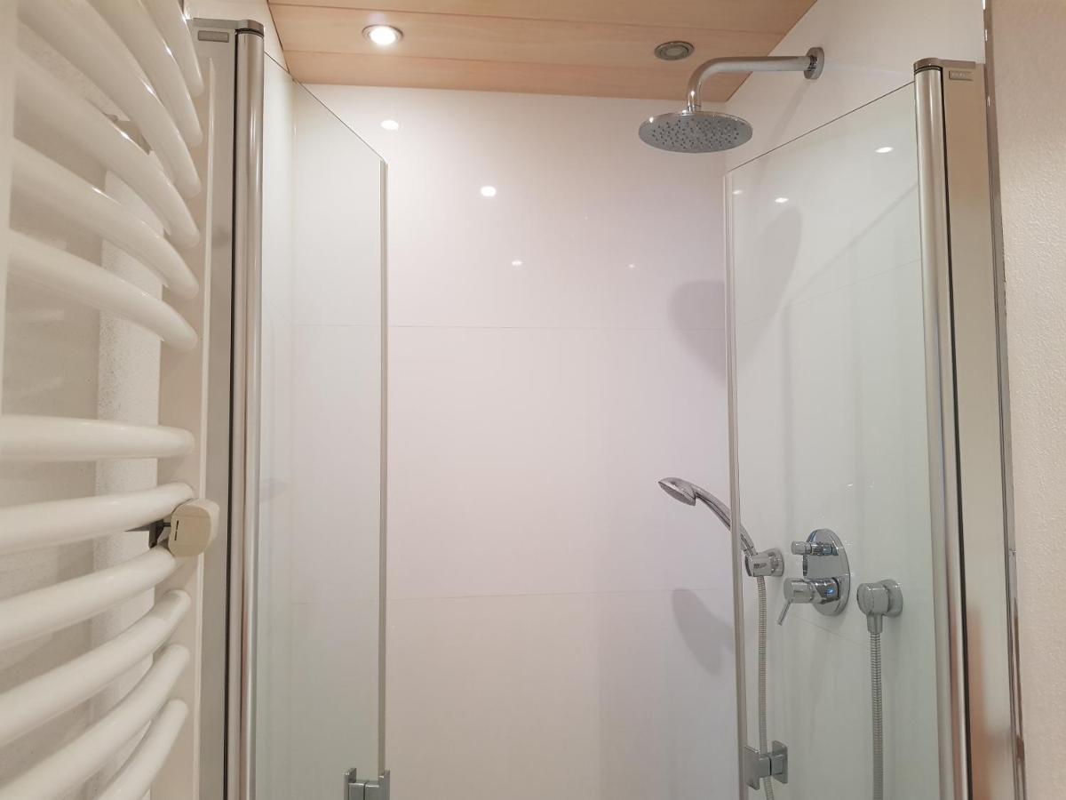 Homestay Schones In Privatwohnung An Der U-bahn, Geteiltes Bad, Eigenes Wc